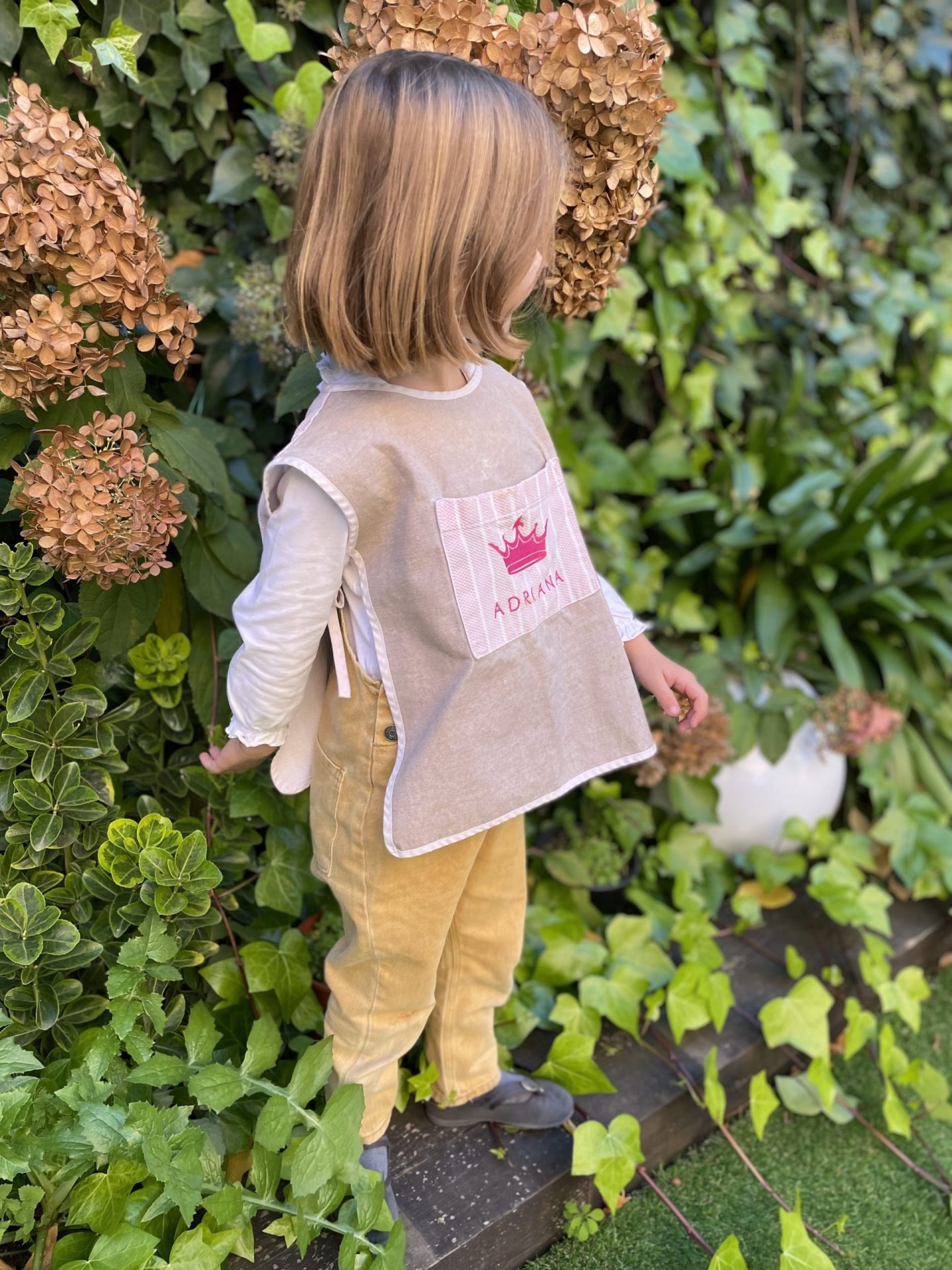 Delantal Babero Rayas Rosas - Imagen 2