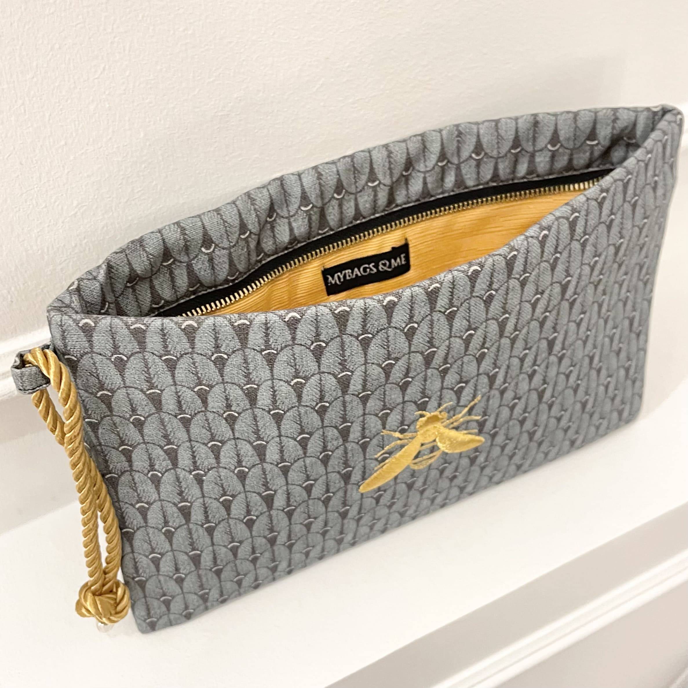 Clutch Estampado Hojas Verdes